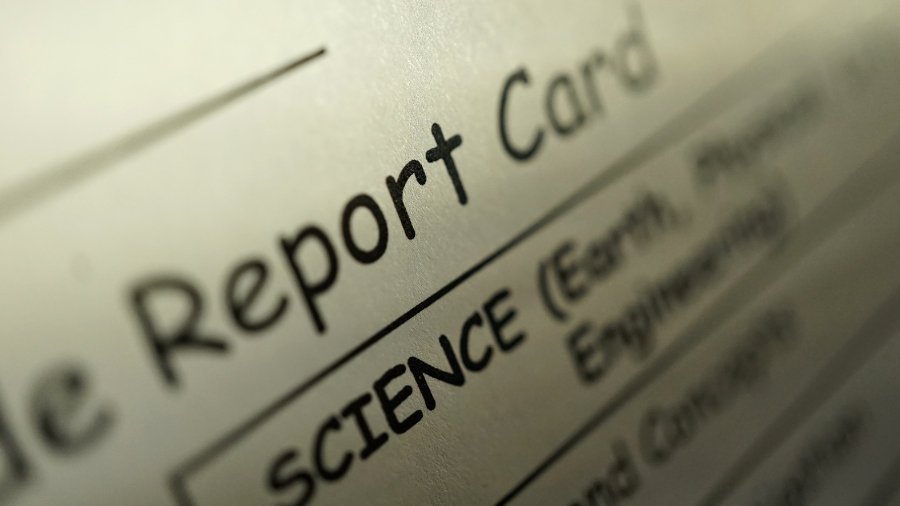 example of a student facsimile report card to give advanced warning if a student needs to set strategies to improve grades - Watson Institute